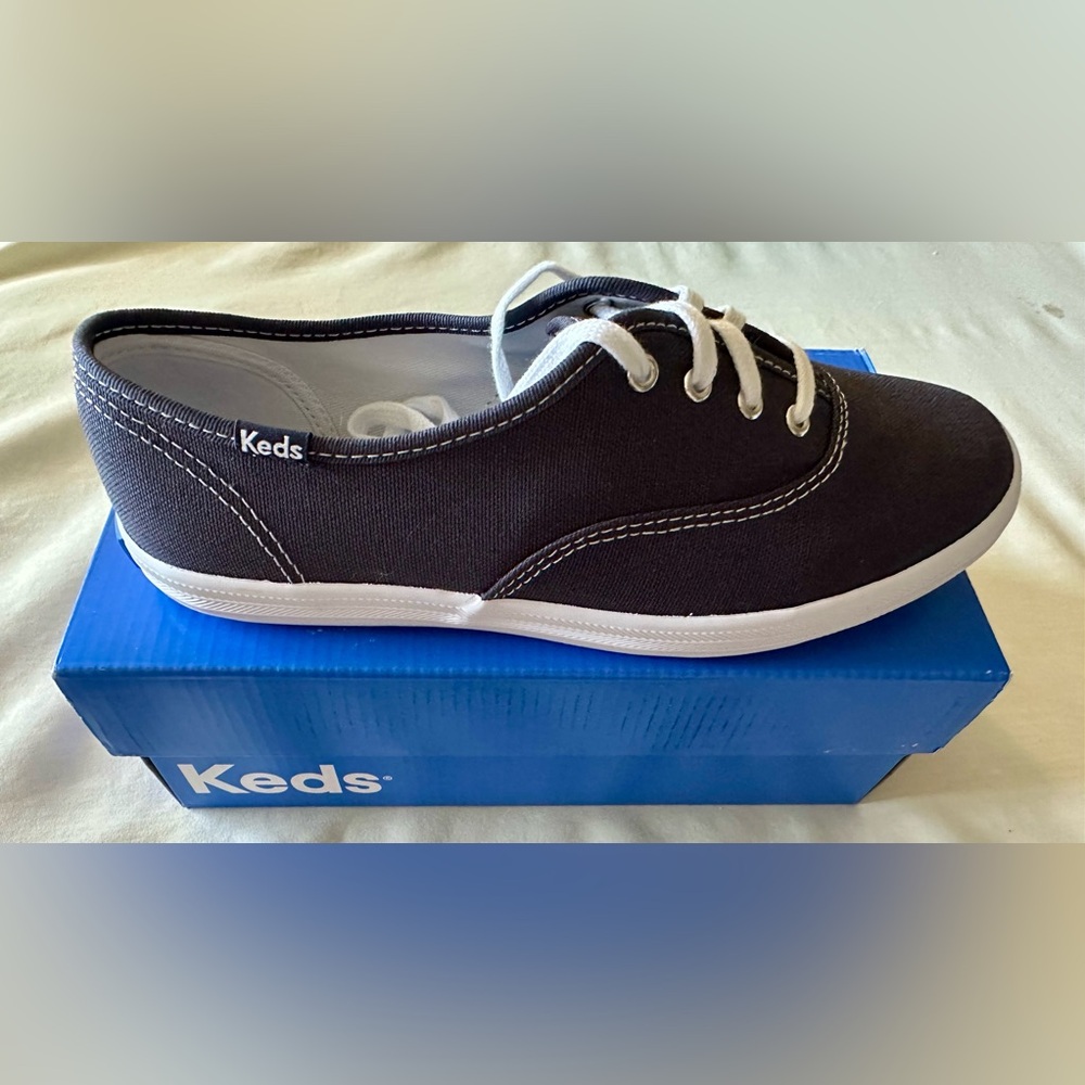 Keds Kids Navy and White Sneakers size 6